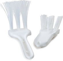 Load image into Gallery viewer, Carlisle 4052900 Lettuce, Fry, and Onion Cutter Brush, Nylon Bristles, 2-1/2&quot; Length x 2-1/2&quot; Width Brush, 6&quot; Length
